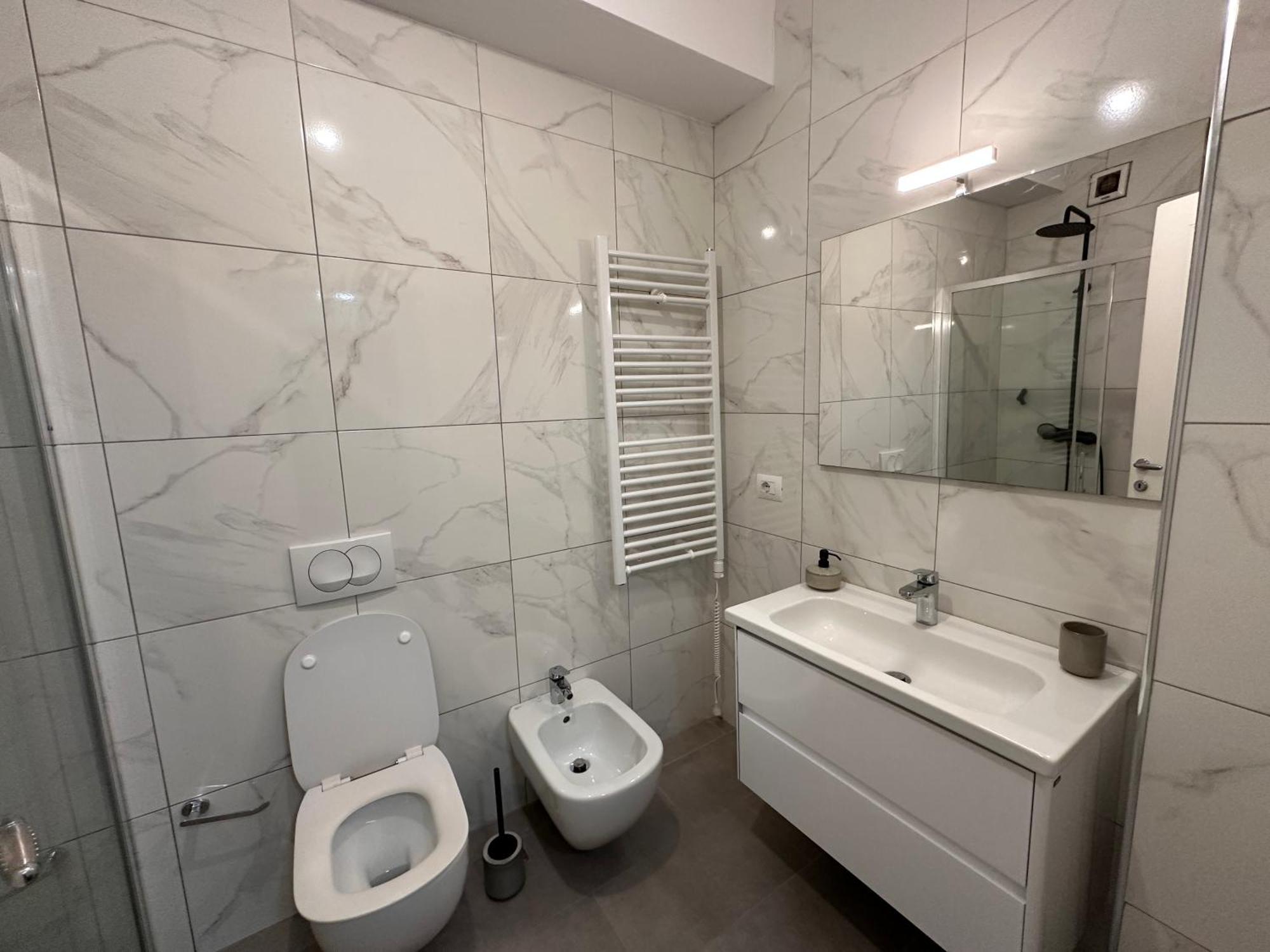 Spacious 2-Bedroom Apartment Near Center 地拉那 外观 照片
