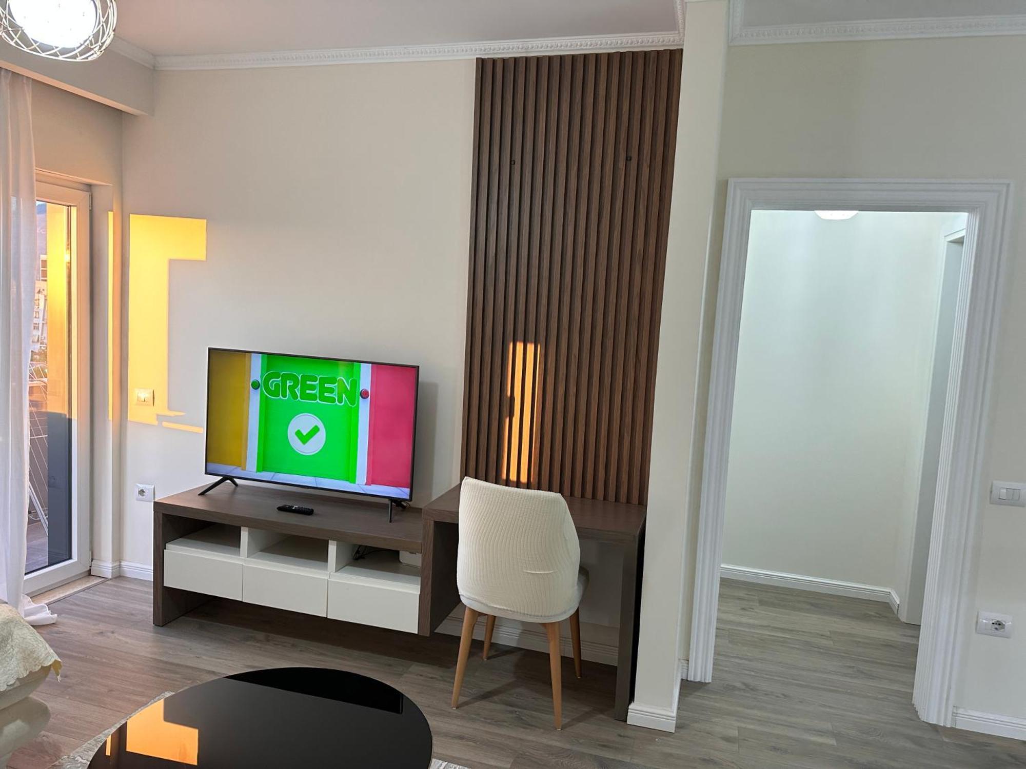 Spacious 2-Bedroom Apartment Near Center 地拉那 外观 照片